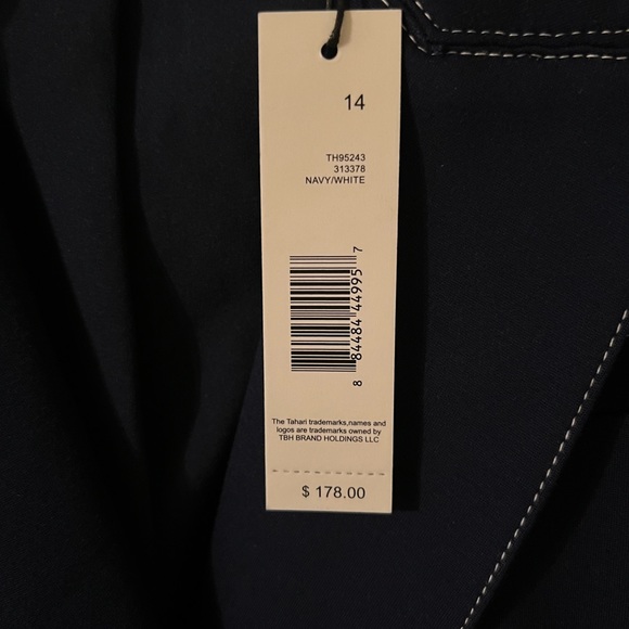 Tahari Blazer - Picture 2 of 4